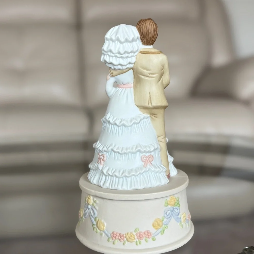 Vintage Wedding Memories Musical Figurine